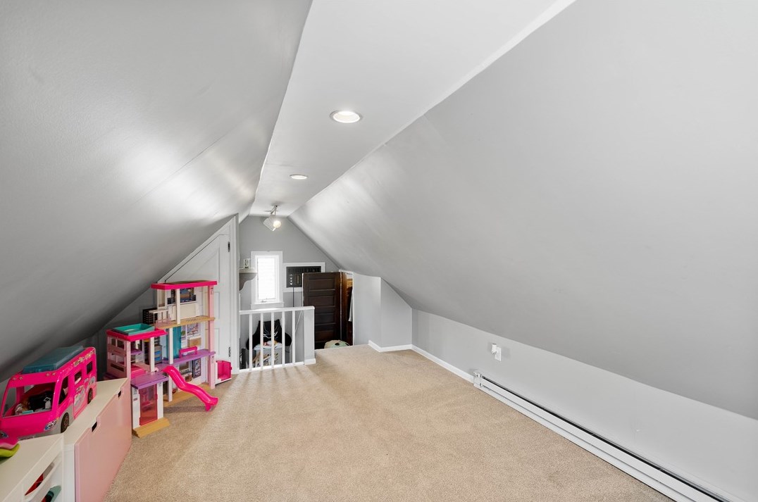 95 Inglewood Dr, Pittsburgh PA 15228-1555 exterior