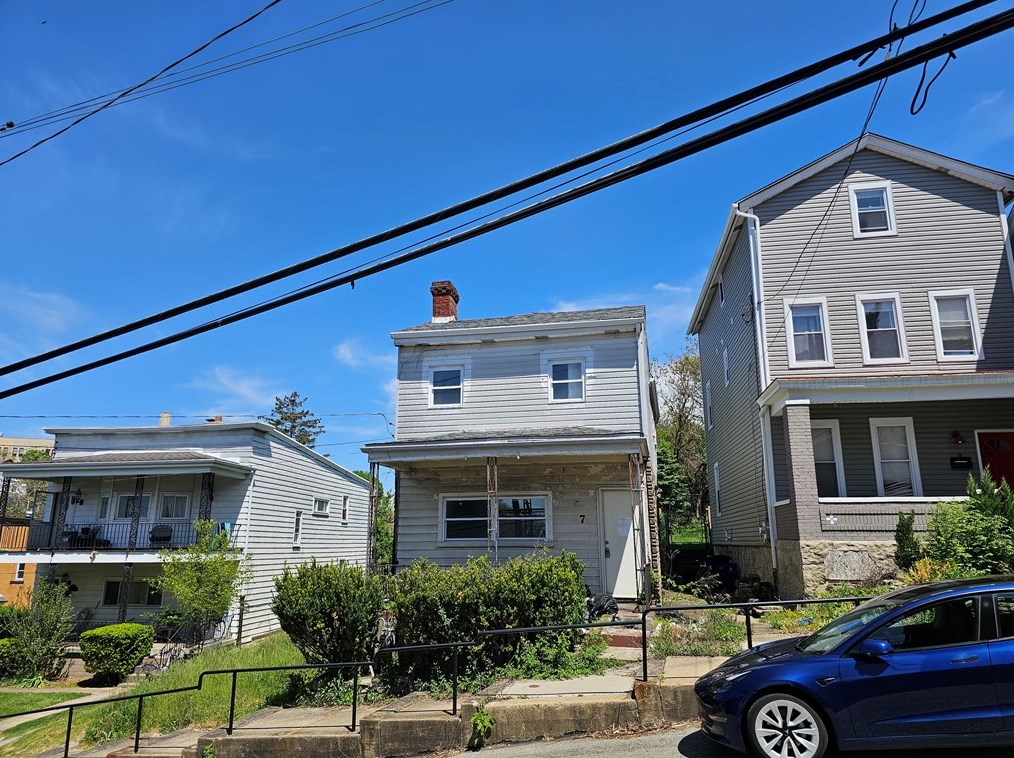 7 Whitworth St, Pittsburgh, PA 15211-2035