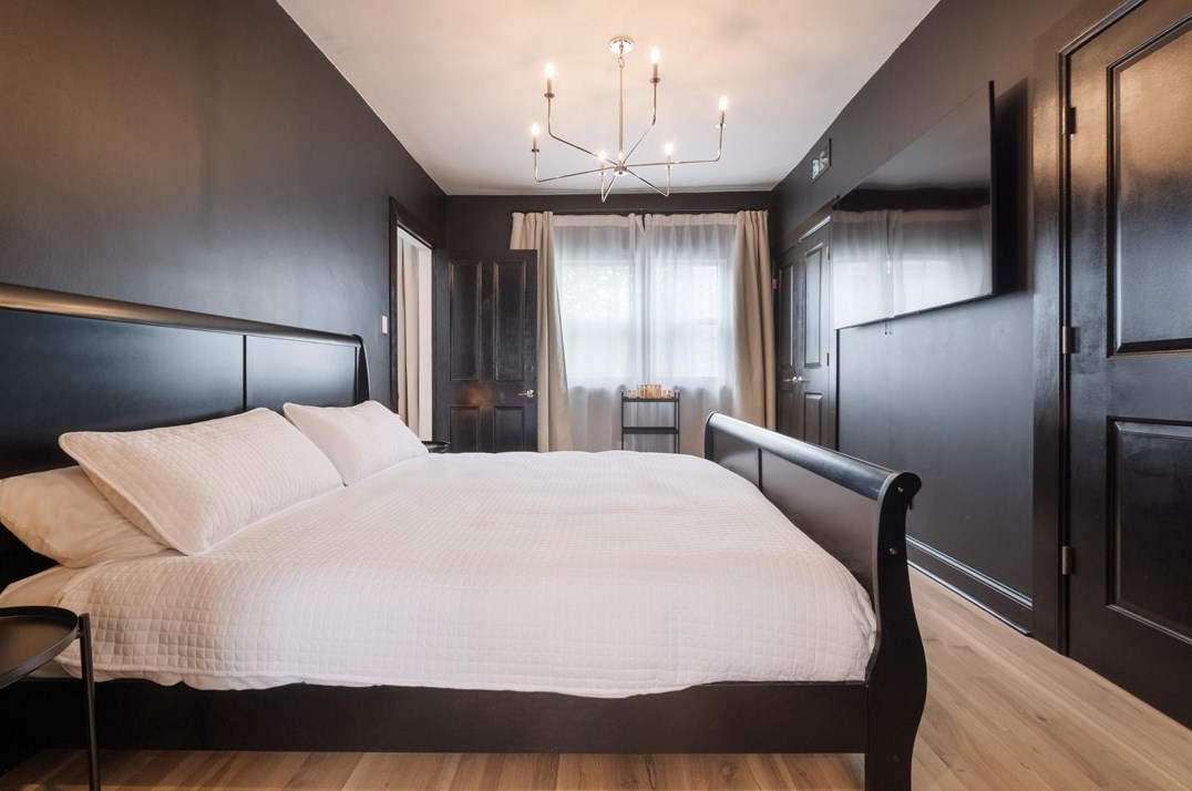 3906 Howley St, Pittsburgh PA 15224-1416 exterior