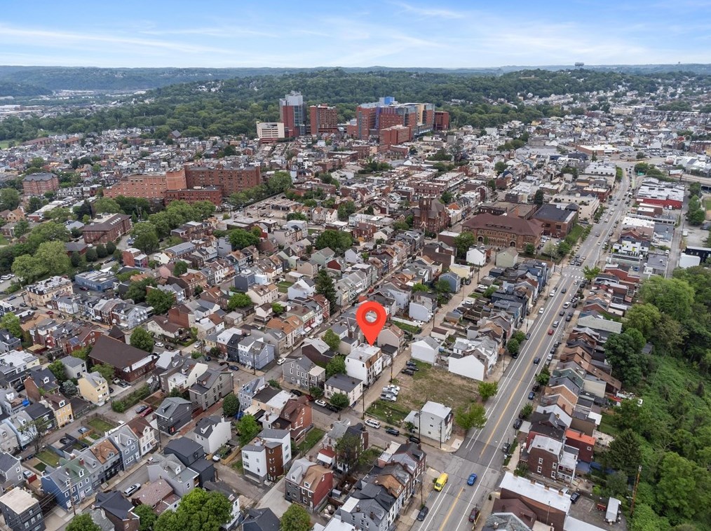 3906 Howley St, Pittsburgh PA 15224-1416 exterior