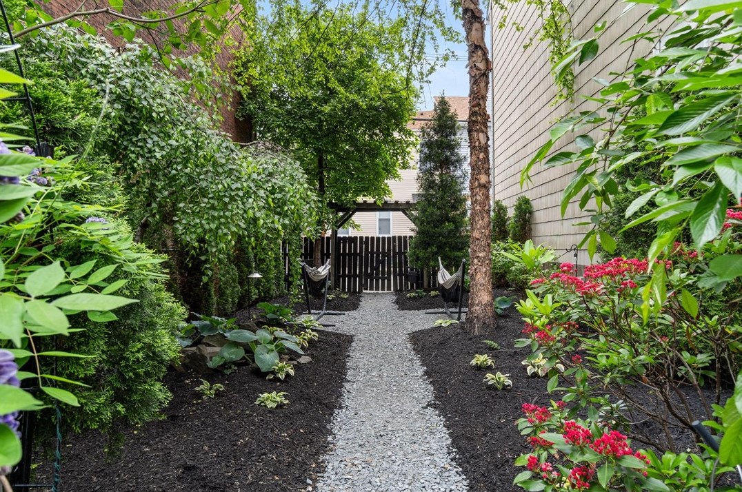 3906 Howley St, Pittsburgh PA 15224-1416 exterior