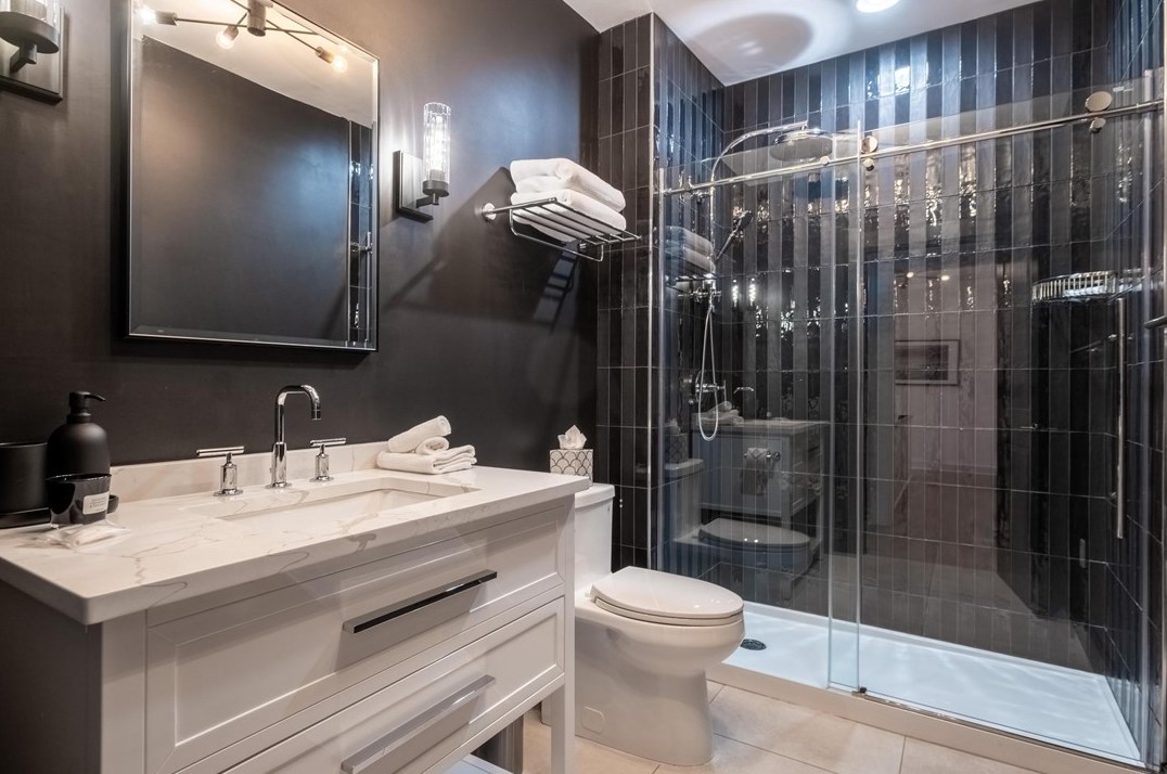 3906 Howley St, Pittsburgh PA 15224-1416 exterior