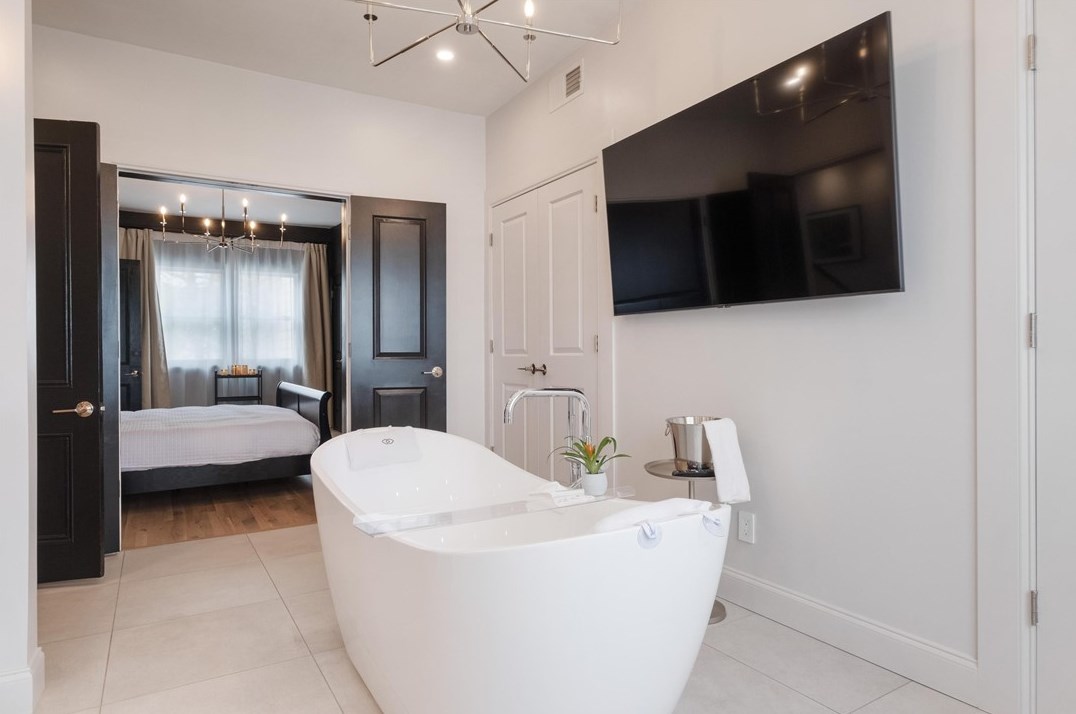 3906 Howley St, Pittsburgh PA 15224-1416 exterior