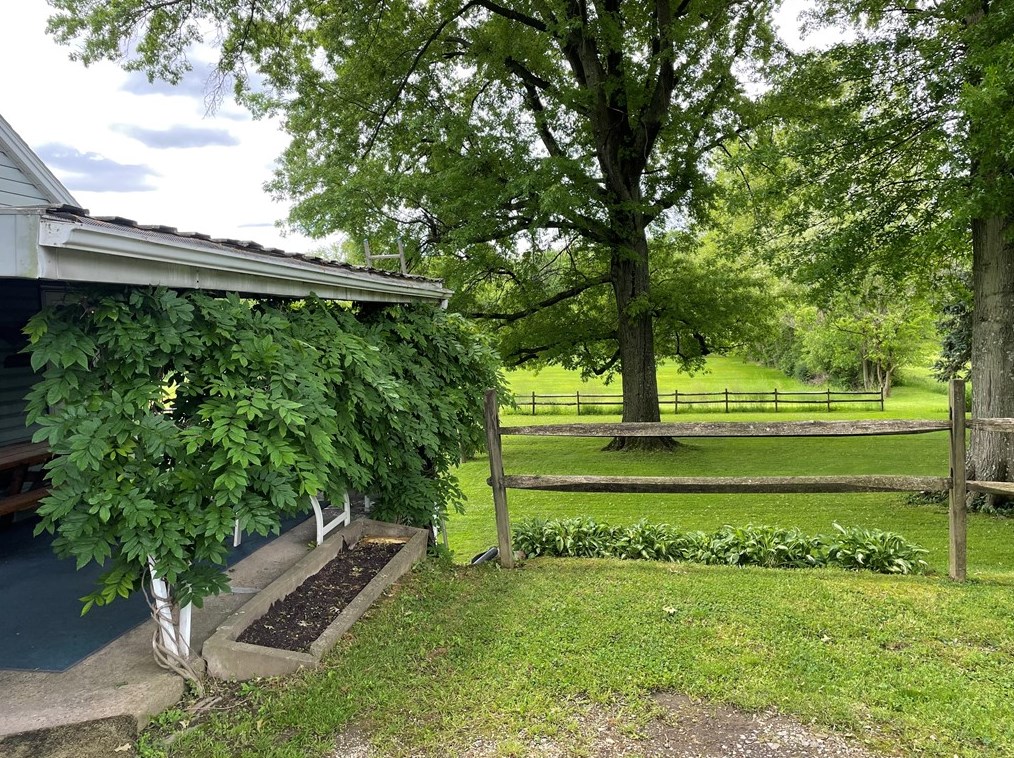173 W Pennsylvania Ave, New Stanton, PA 15672