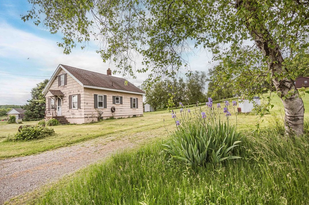 50 Ellenberger Rd, Indiana, PA 15701