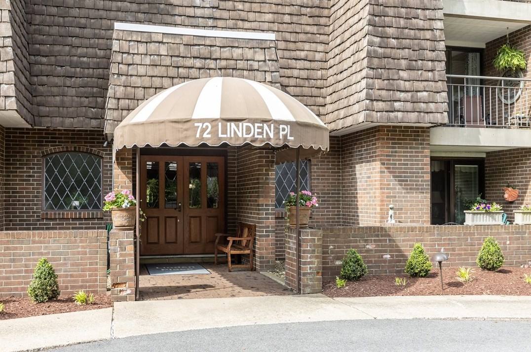 72 Linden Pl #21, Sewickley, PA 15143