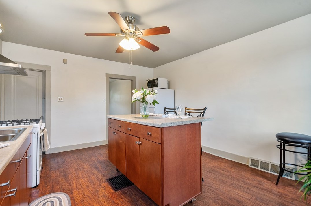 1700 Jancey St, Pittsburgh PA  15206-1146 exterior