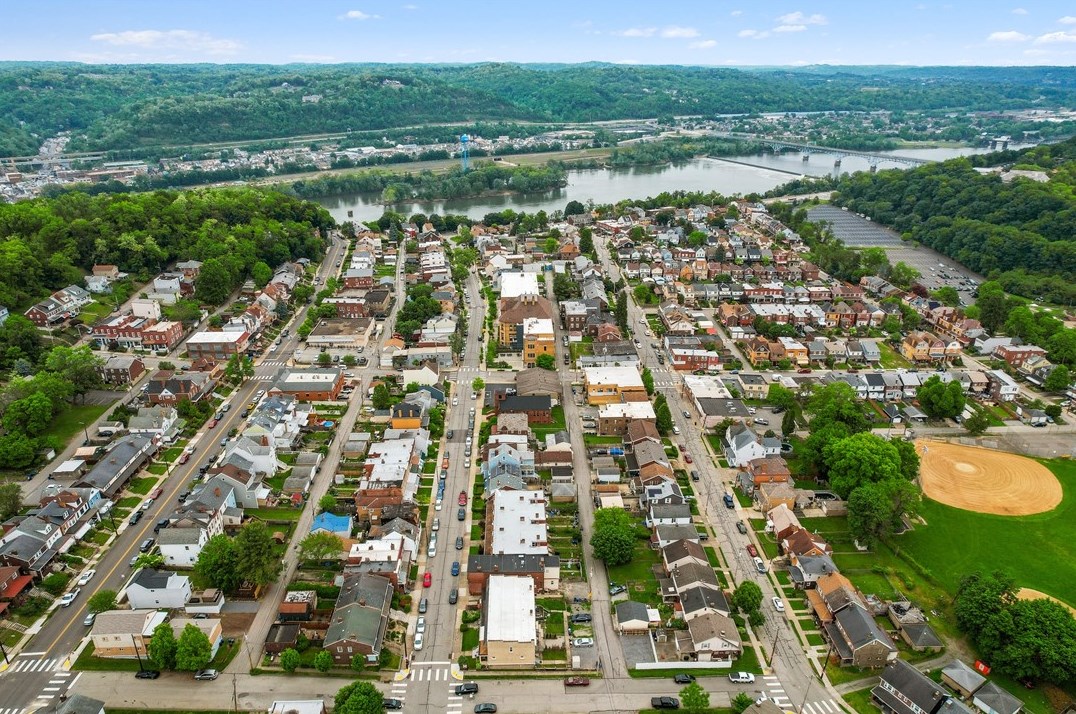 1700 Jancey St, Pittsburgh PA  15206-1146 exterior