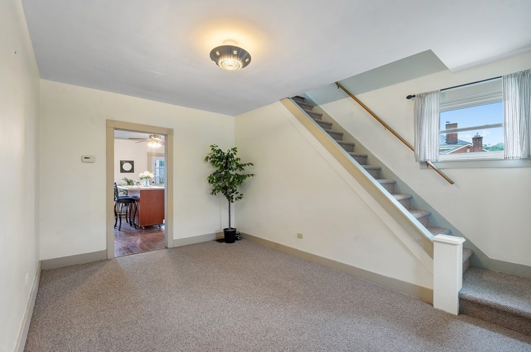 1700 Jancey St, Pittsburgh PA  15206-1146 exterior