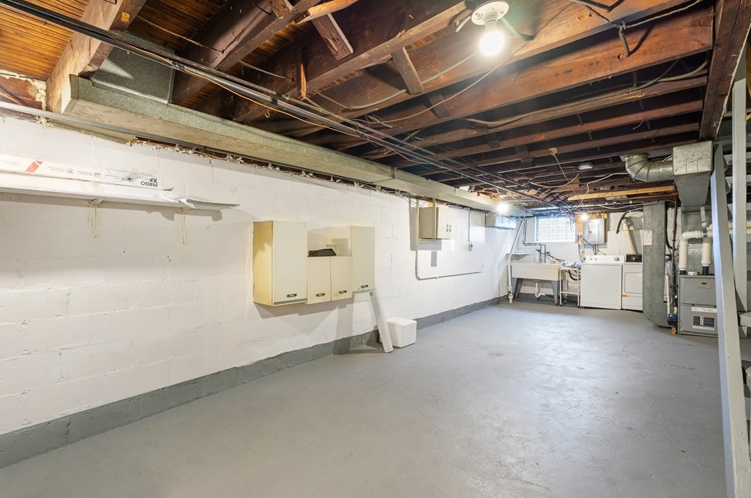 1700 Jancey St, Pittsburgh PA  15206-1146 exterior