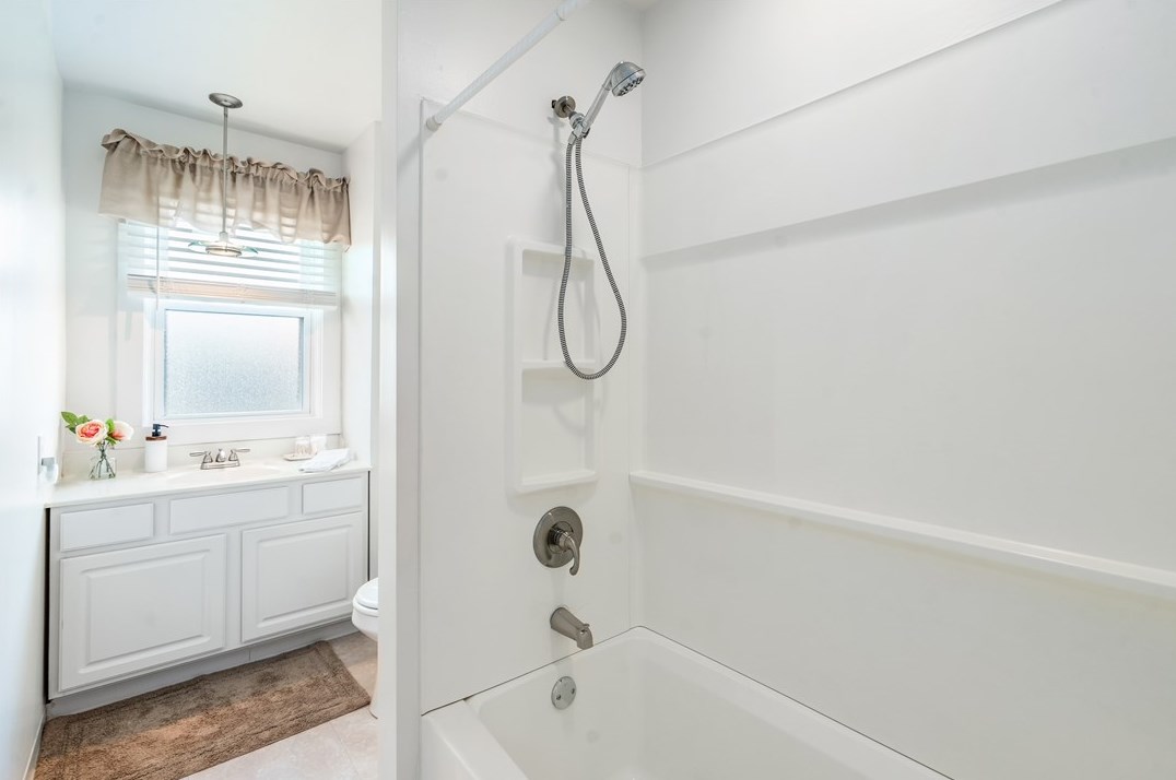 1700 Jancey St, Pittsburgh PA  15206-1146 exterior