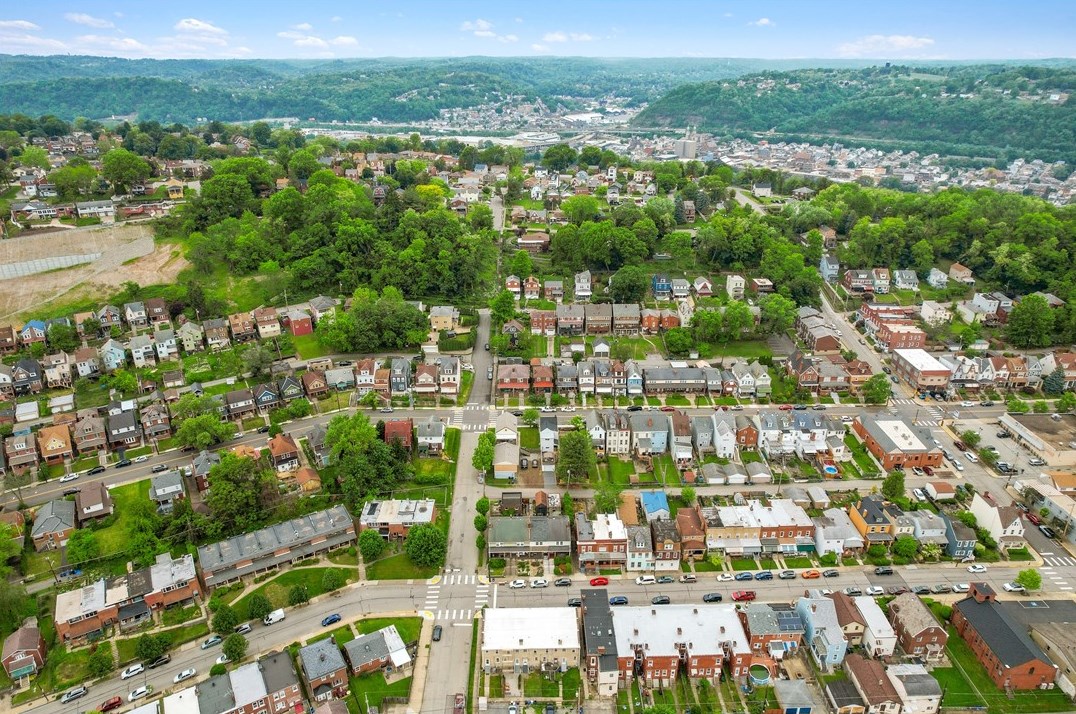 1700 Jancey St, Pittsburgh PA  15206-1146 exterior