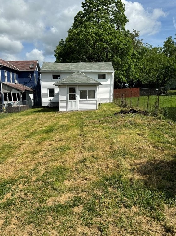 1137 Gibson Ave, South Connellsville PA  15425-4905 exterior