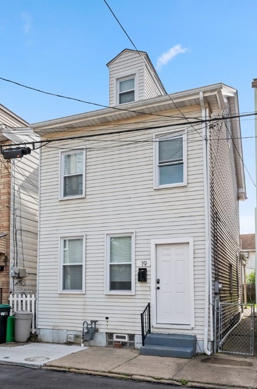 19 5th St, Pittsburgh, PA 15215-2109