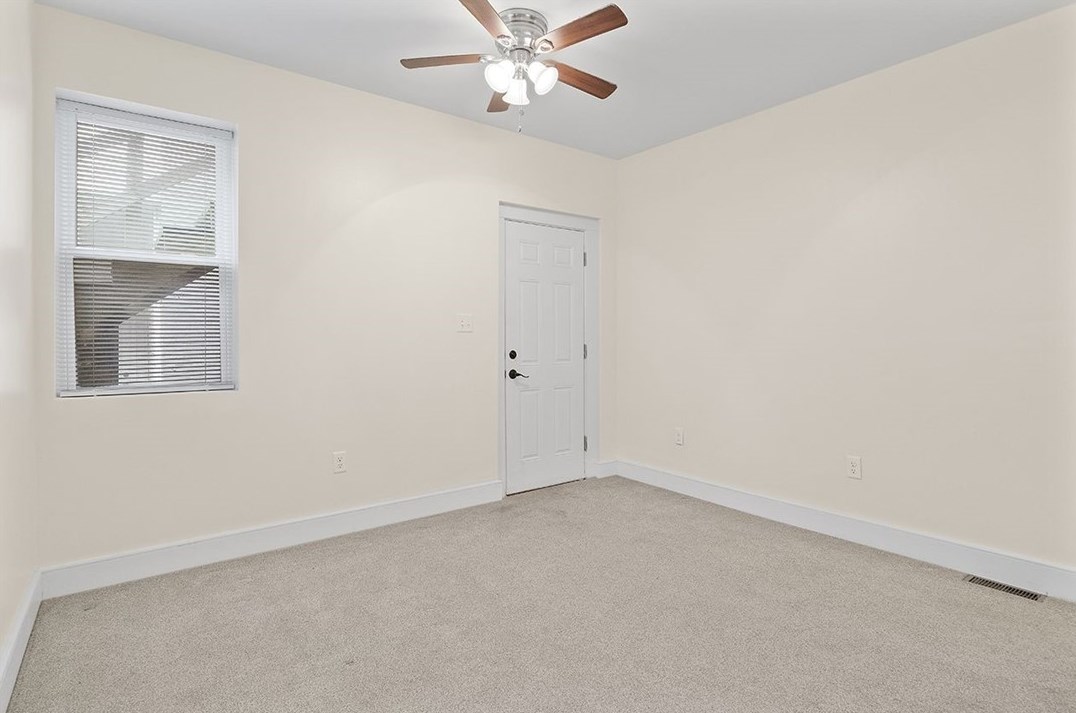 1213 Linden Pl, Pittsburgh PA 15212-4829 exterior