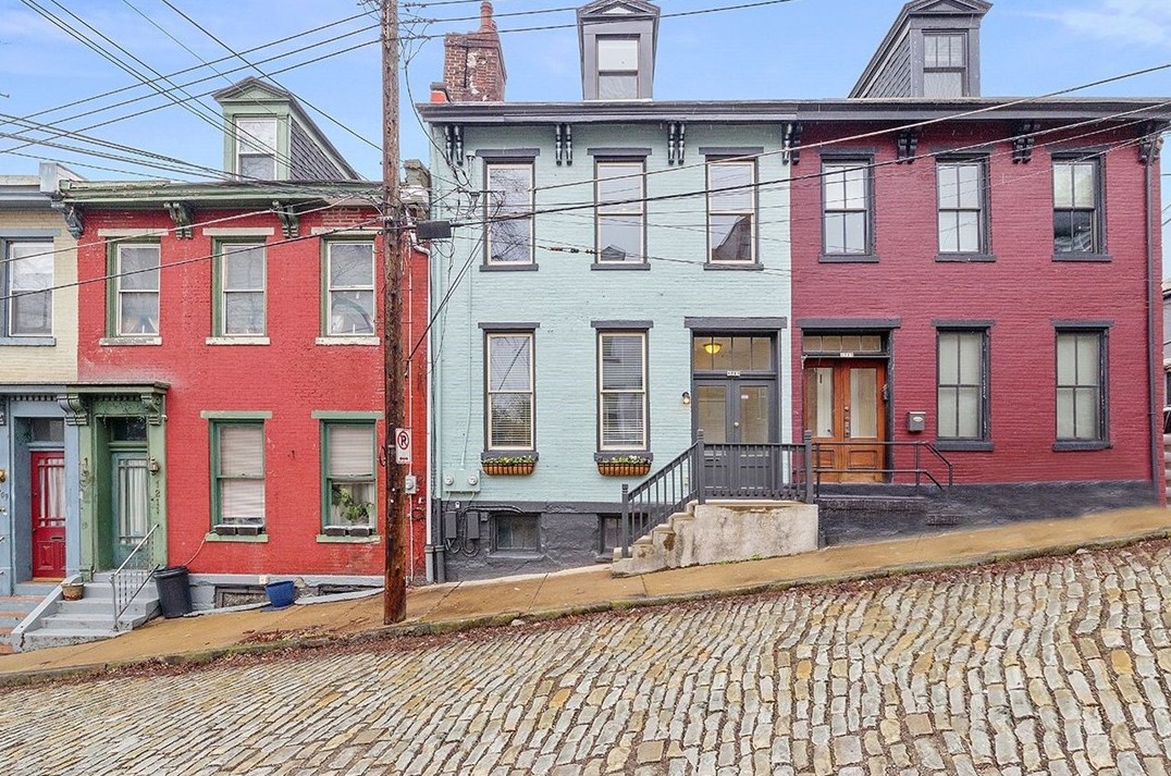 1213 Linden Pl, Pittsburgh PA 15212-4829 exterior