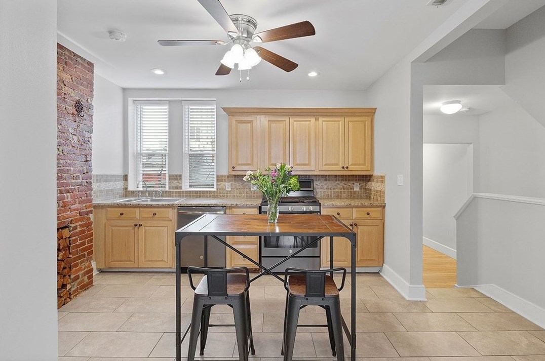 1213 Linden Pl, Pittsburgh PA 15212-4829 exterior