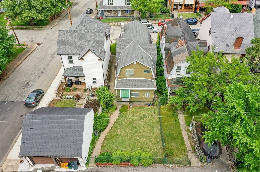 802 10th Ave, Whitaker PA  15120-1925 exterior