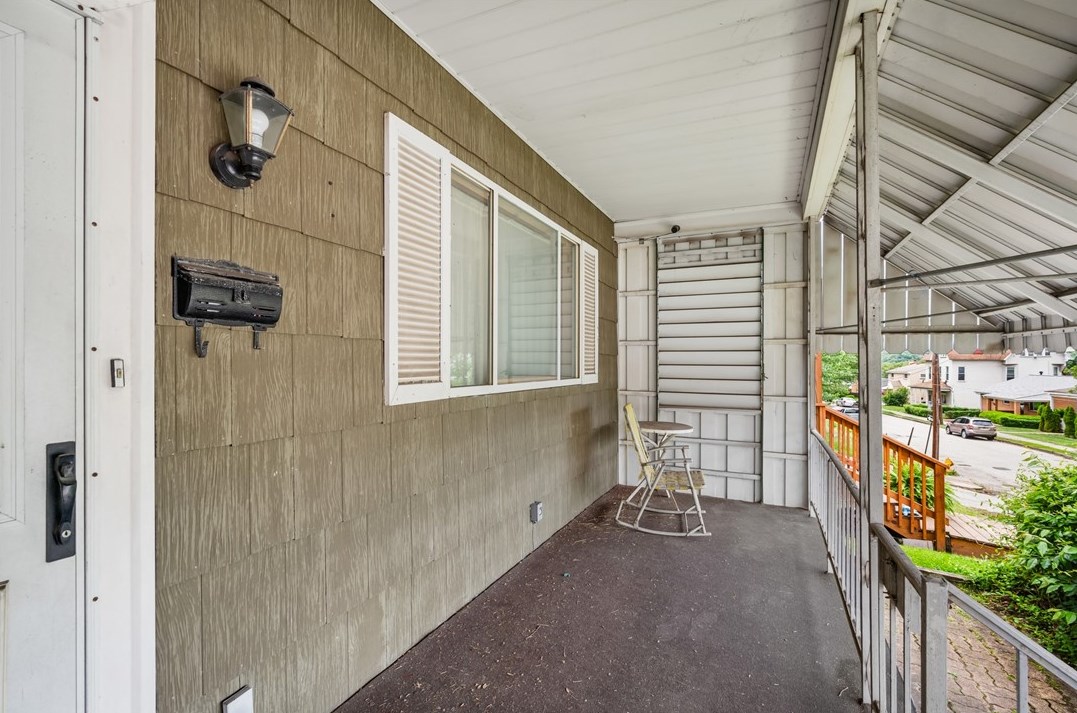 802 E 10th Ave, Whitaker, PA 15120