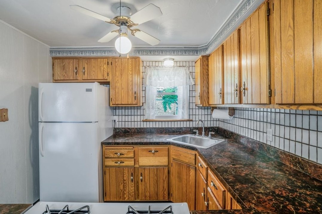 3763 Willett Rd, Pittsburgh, PA 15227-4537