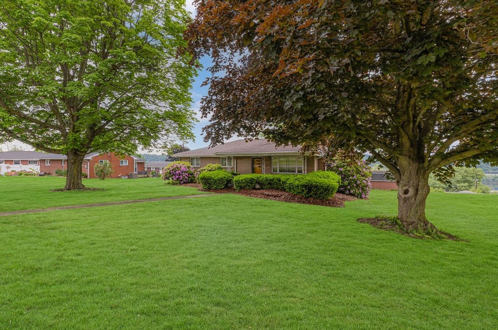 1820 8th Ave, Freedom, PA 15042
