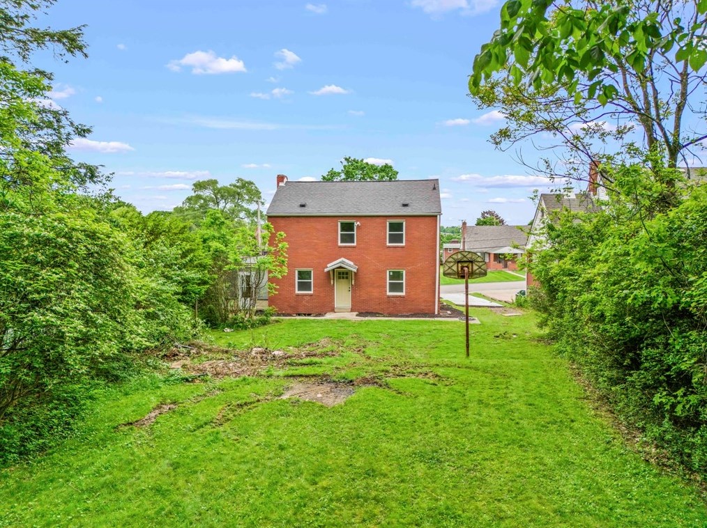 944 Fidelity Dr, Pittsburgh PA  15236-1315 exterior