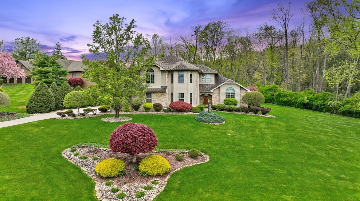 70 Raven Dr, Greensburg, PA 15601-9575