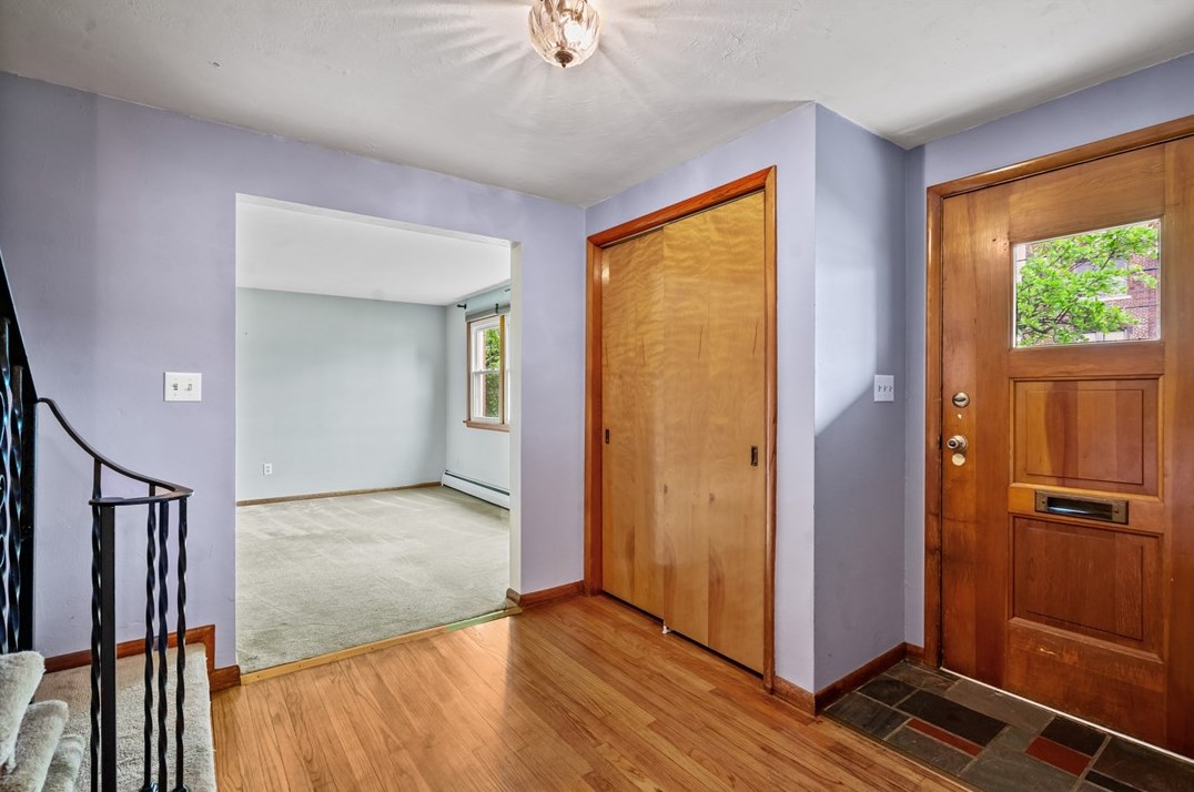 310 Station St, Bridgeville, PA 15017-1845