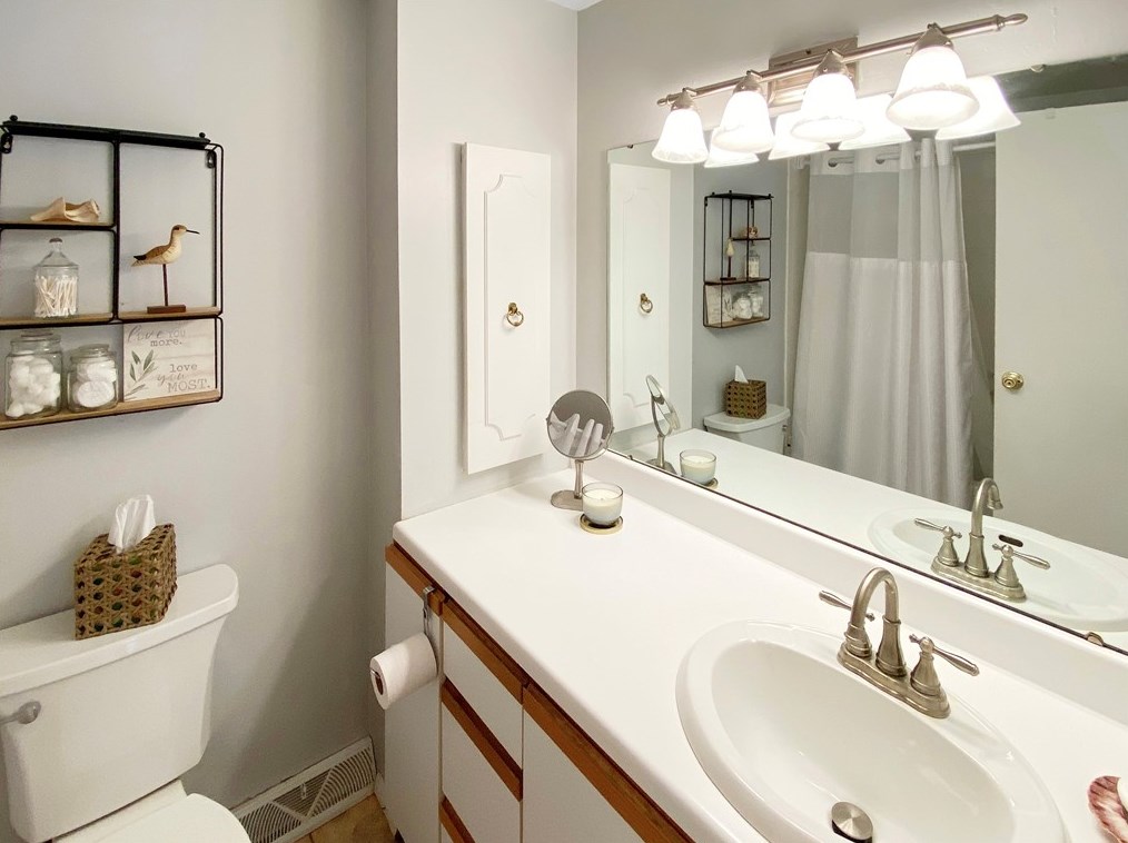 5976 Dashwood Dr, Bethel Park PA  15102-1364 exterior