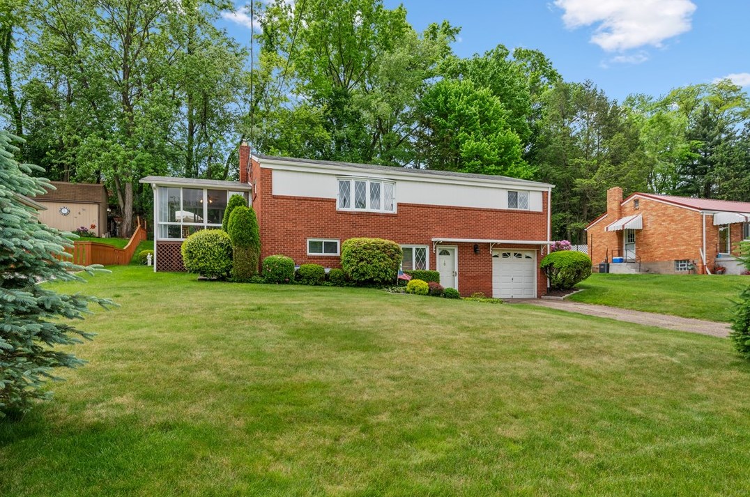 137 Skylark Dr, Glenshaw, PA 15116