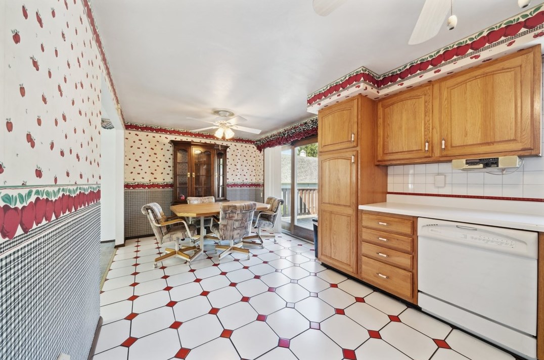 1728 Bernice Dr, North Huntingdon PA 15642-1793 exterior