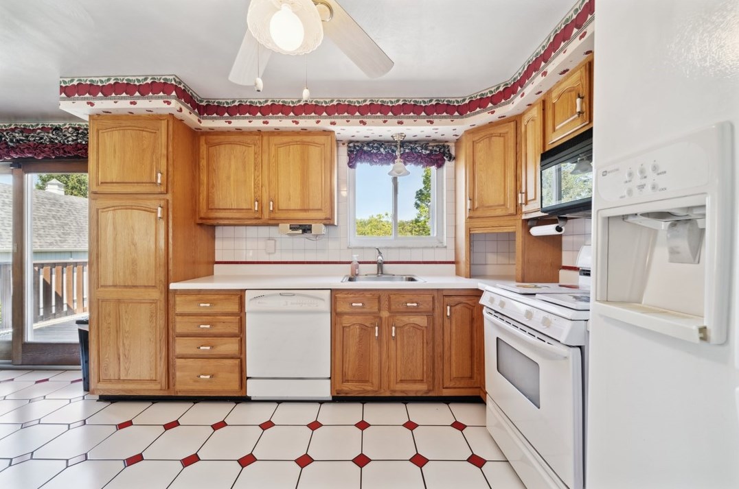 1728 Bernice Dr, North Huntingdon PA 15642-1793 exterior