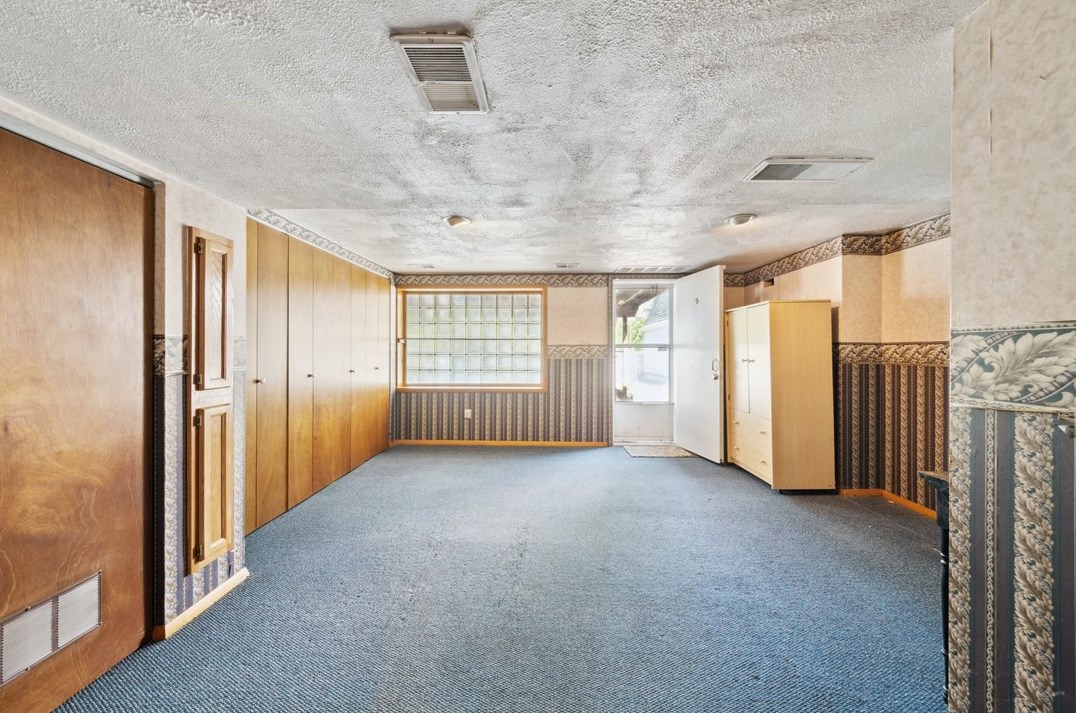 1728 Bernice Dr, North Huntingdon PA 15642-1793 exterior