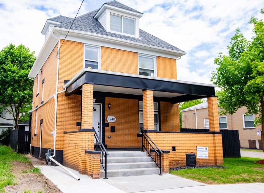 1240 Leishman Ave, New Kensington, PA 15068