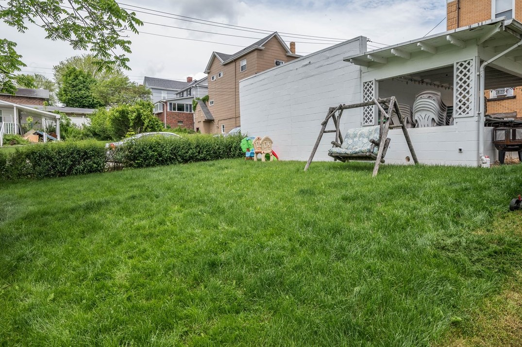 695 Main St, Washington PA 15301-3914 exterior