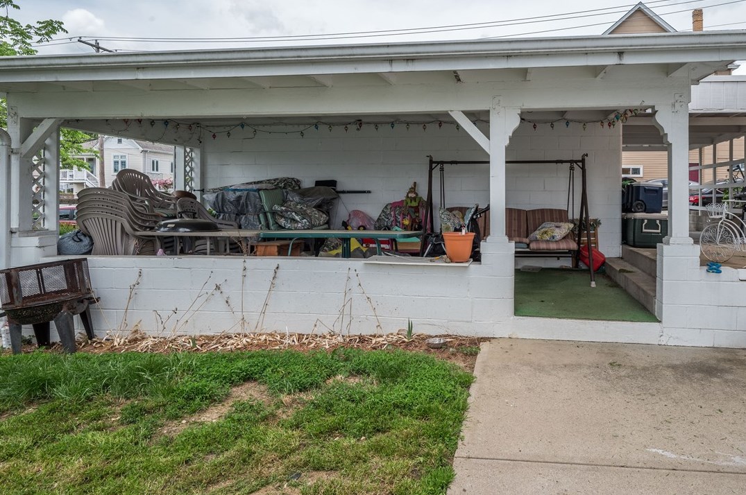 695 Main St, Washington PA 15301-3914 exterior