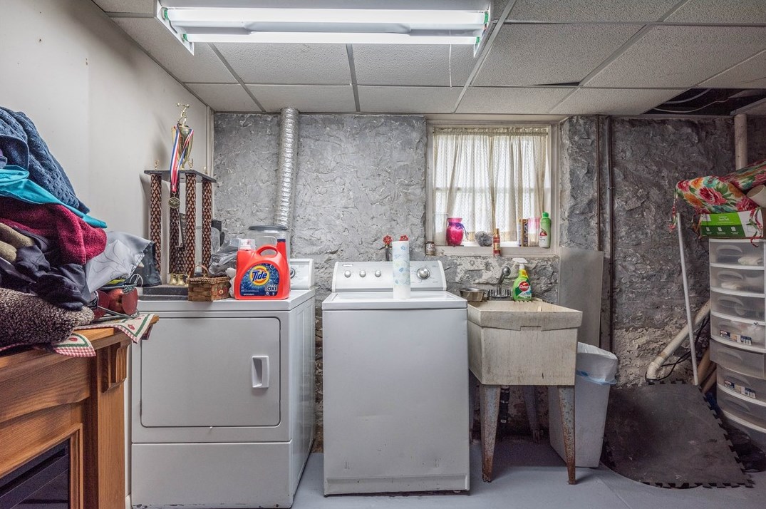 695 Main St, Washington PA 15301-3914 exterior