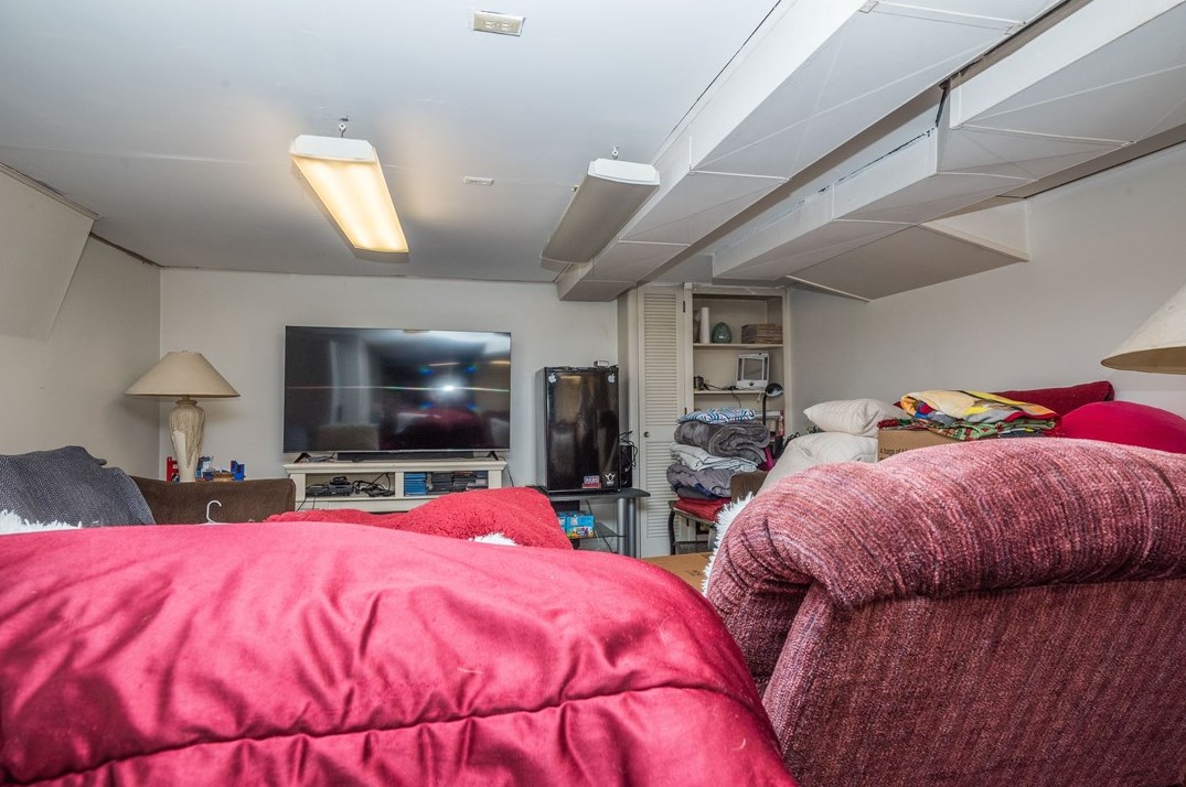 695 Main St, Washington PA 15301-3914 exterior