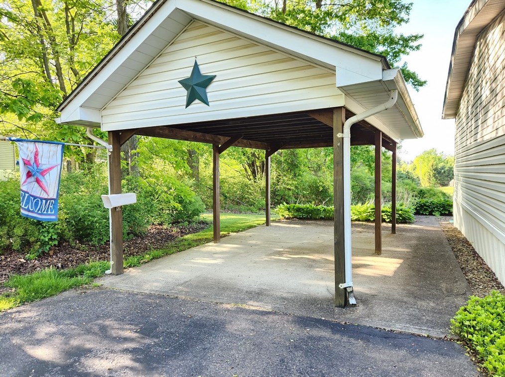 131 Virginia Ln, Butler, PA 16001-8163