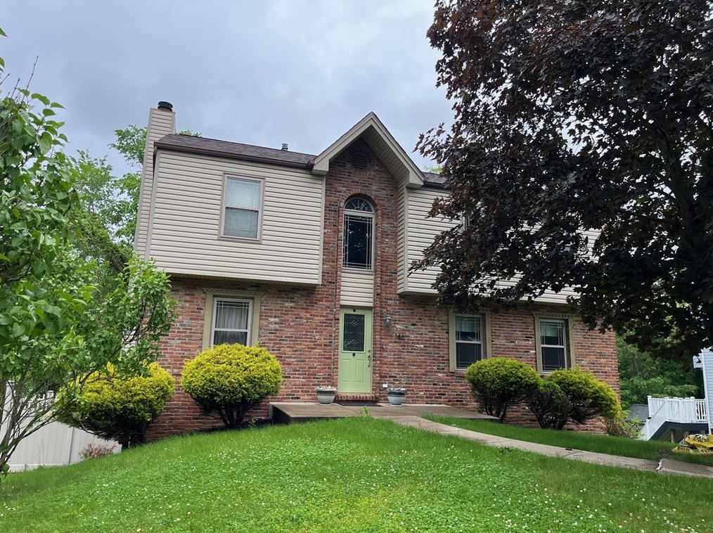 146 Dinwiddie Dr, New Kensington, PA 15068