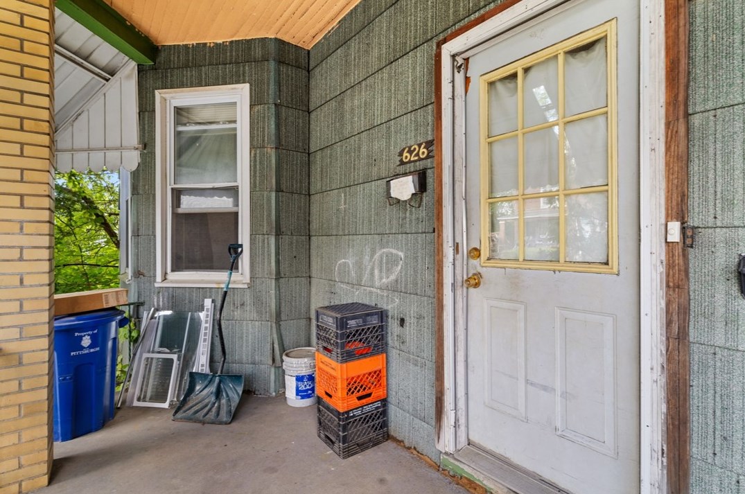 626 Thompson St, Pittsburgh, PA 15206-2648