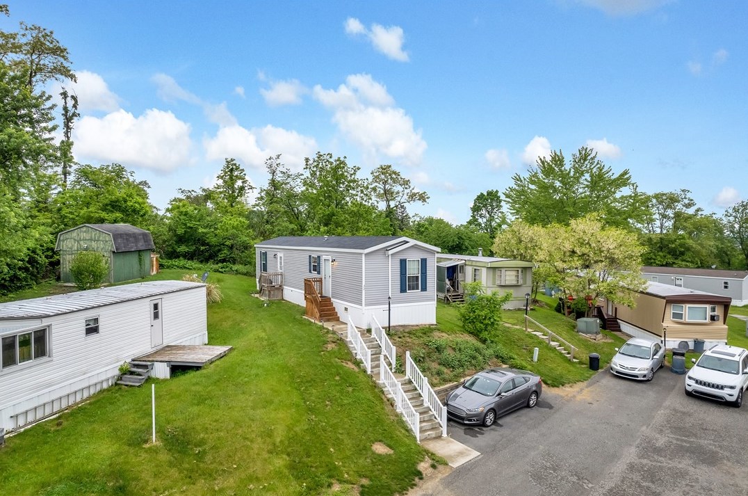 32 Leesburg Ct, Imperial, PA 15126-9321