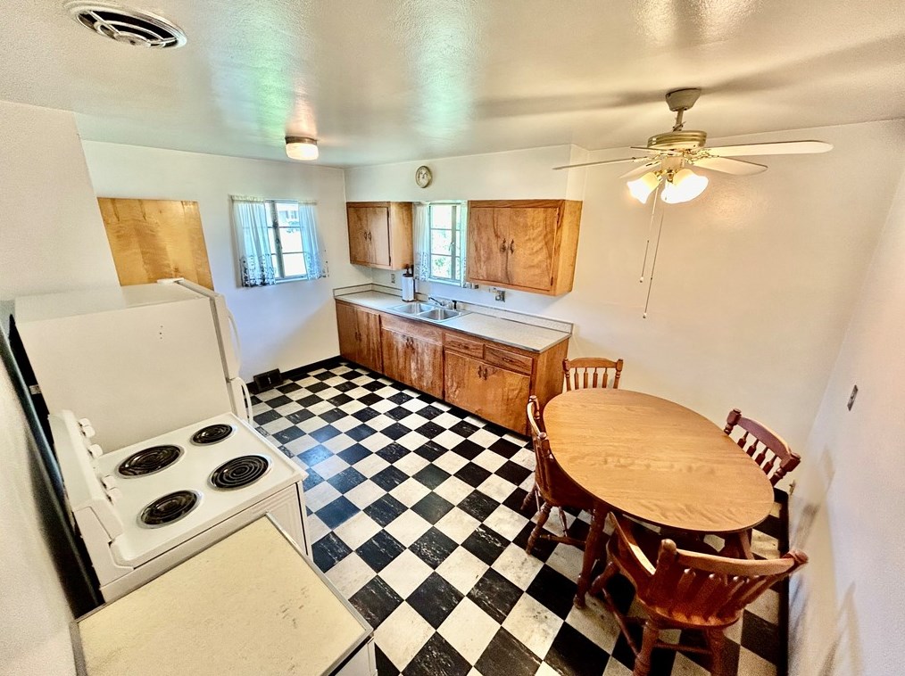 407 Vine St, South Connellsville PA  15425-4840 exterior