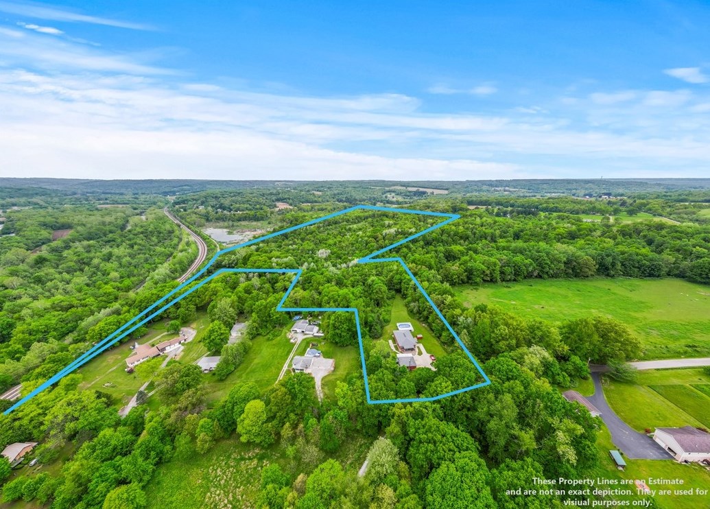 596 Fording Rd, New Castle, PA 16101-8616
