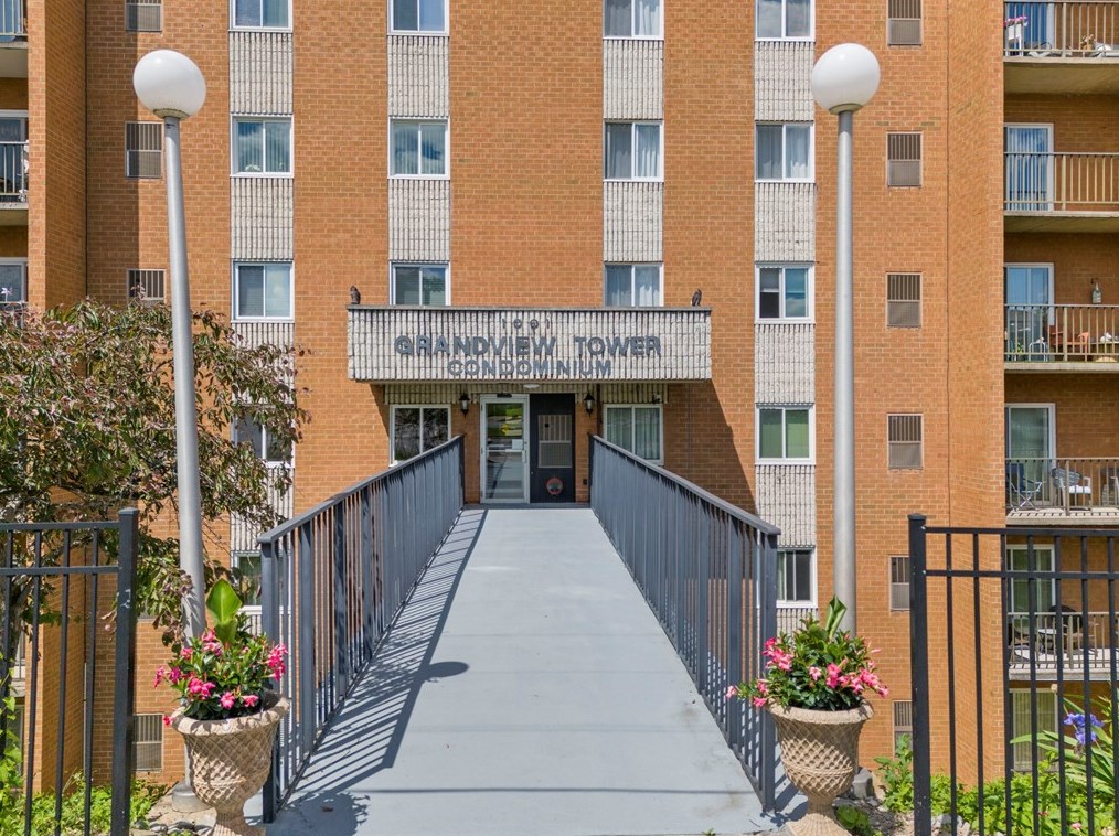 1001 Grandview Ave #603, Bridgeville, PA 15017