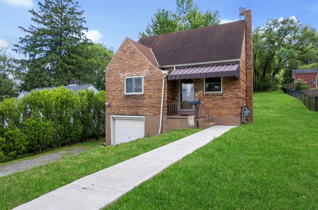 1228 Fidelity Dr, Pittsburgh, PA 15236-1321