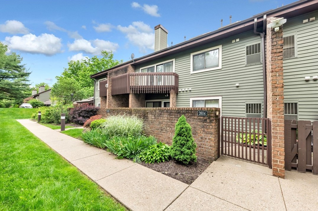 2604 Leona Ln, Moon Twp, PA 15108-3347