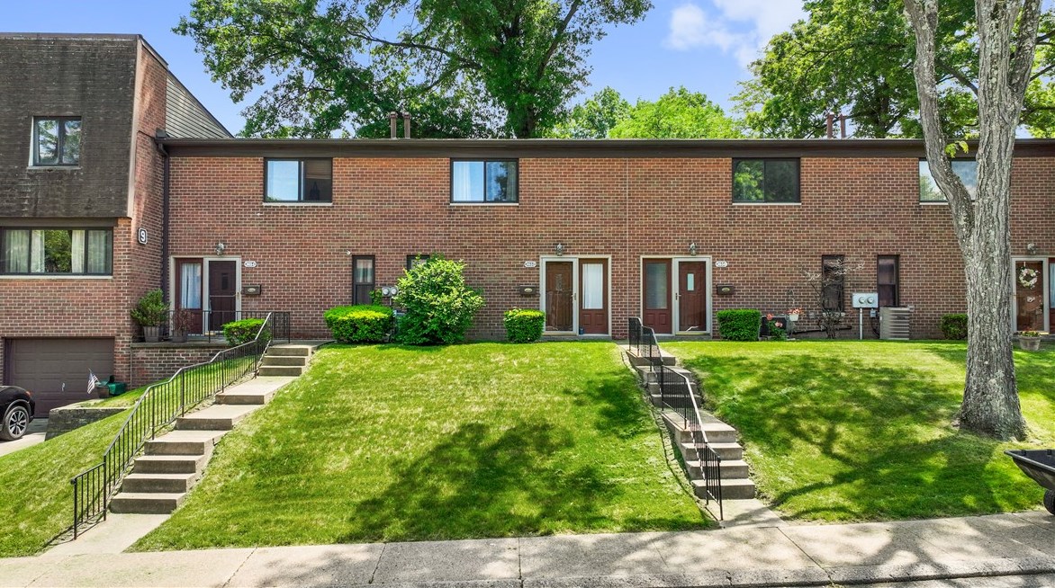 3652 Allendale St, Pittsburgh, PA 15204-1202