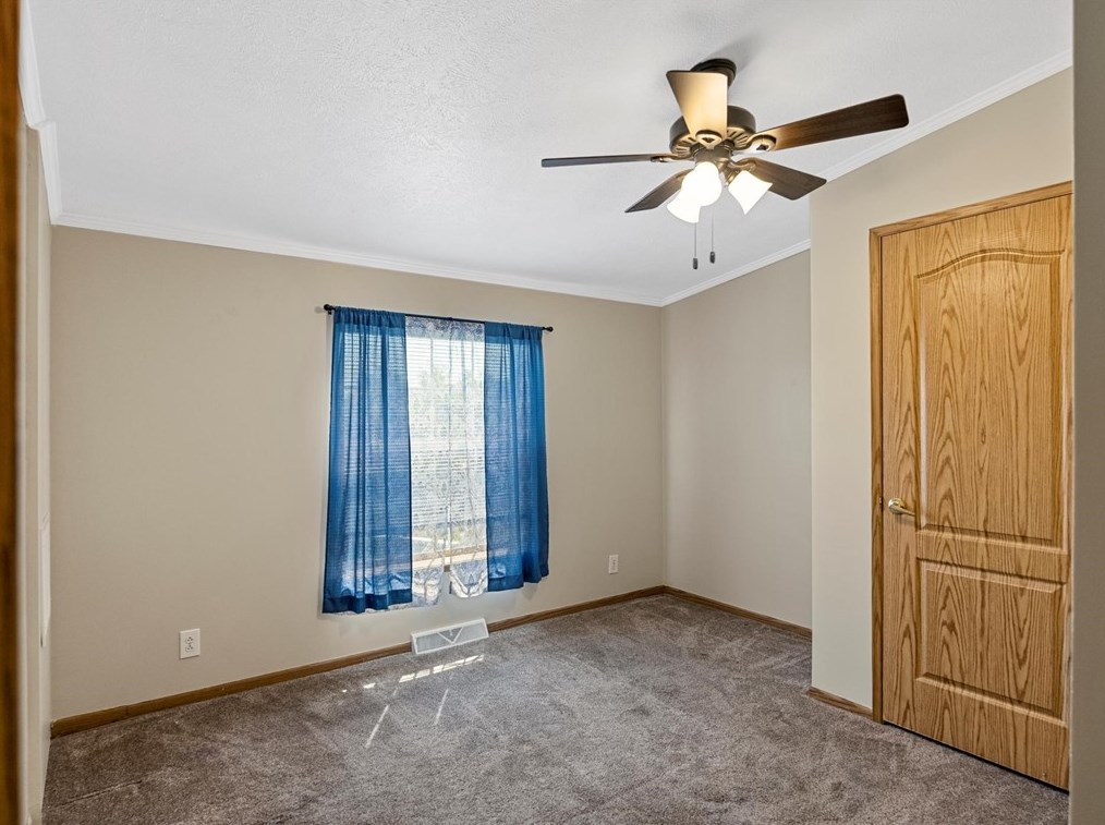 2711 Front St, Monaca PA 15061-1222 exterior