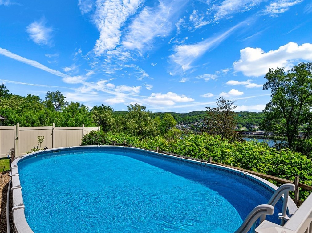 2711 Front St, Monaca PA 15061-1222 exterior